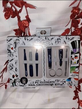 Ed Hardy Blue 7-Piece Nail Grooming Kit